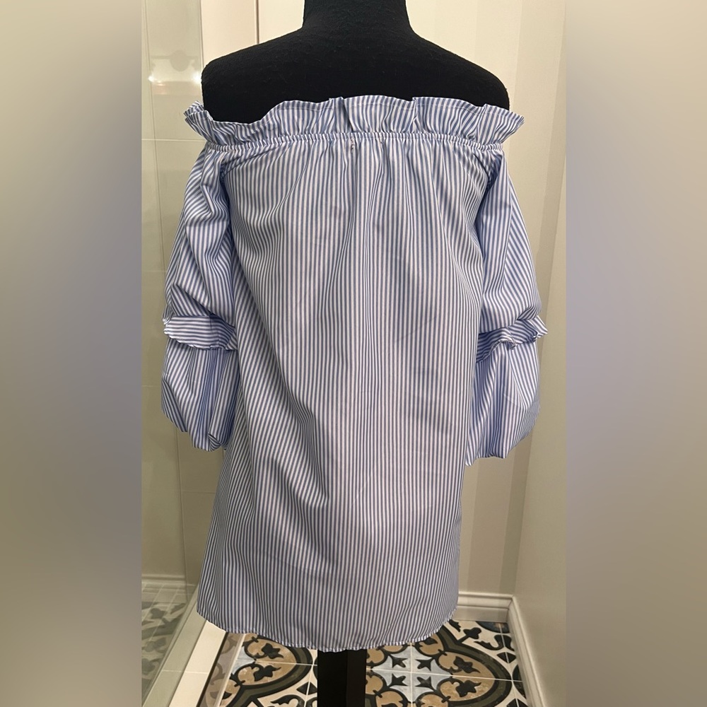 Dress - Picture 2 of 2